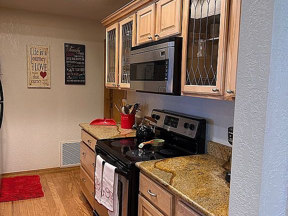 5th image of 205 Racquet Dr #3A