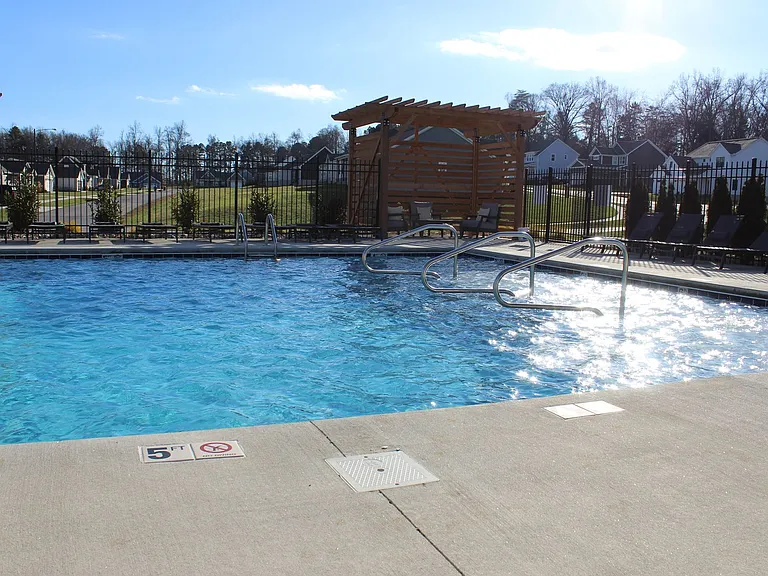 1403 Westbrook Cir — Photo 34