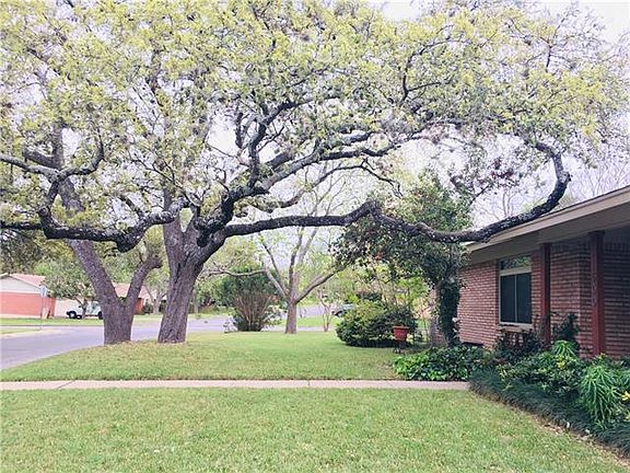 3rd image of 11500 Indianhead Dr