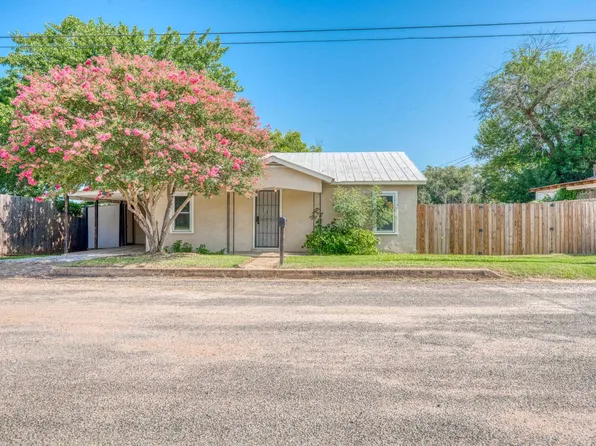 103 E Lampasas Street, Llano, TX 78643