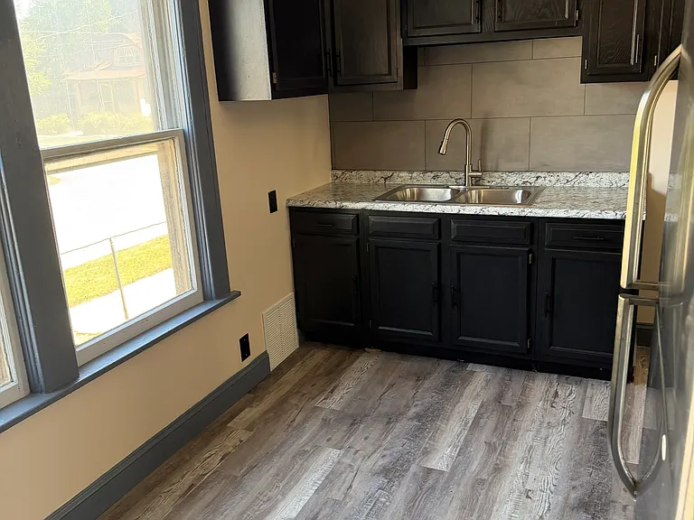 302 Cory Ave #2 — Photo 7