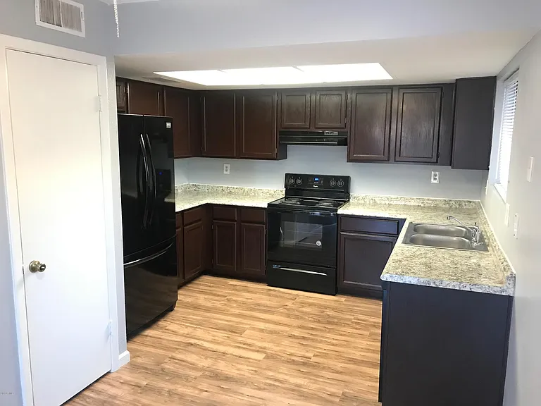 4410 E Pueblo Ave — Photo 2