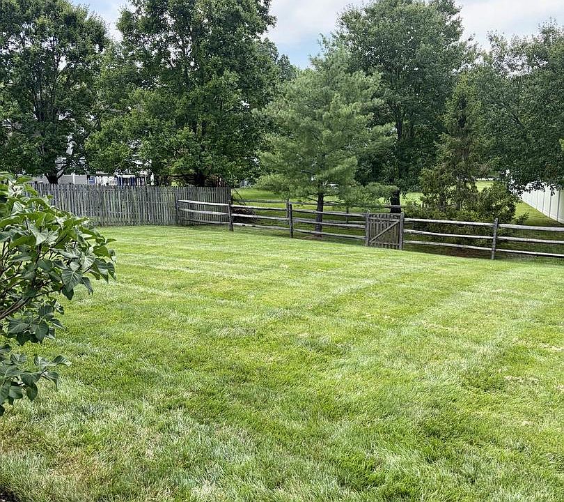 2nd image of 407 Denow Rd