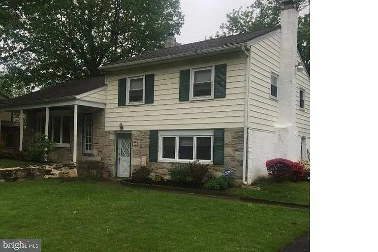 3263 Oak Rd photo 1