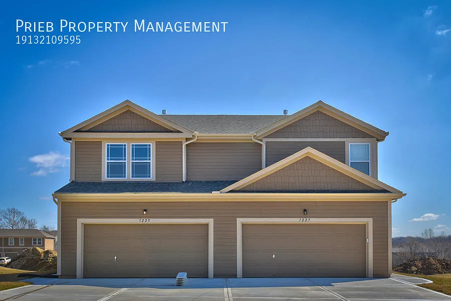 Cedar Springs Townhome - Available October 30th — Photo 1