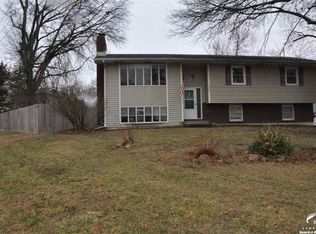 932 W 28th Ter, Lawrence, KS 66046