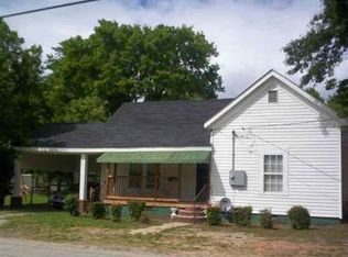 11 Hammett St, Laurens, SC 29360