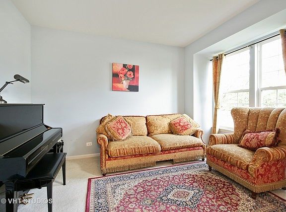 3rd image of 102 Black Hill Dr