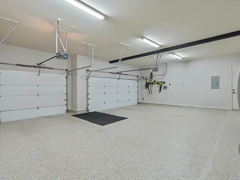 7603 Hogan Bridge Ct — Photo 45