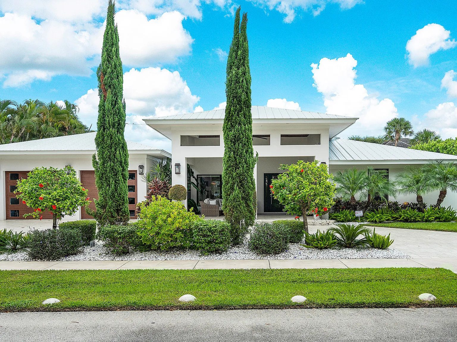4 bed, 3.5 bath, 3466 sqft, $15,000 — Photo 1