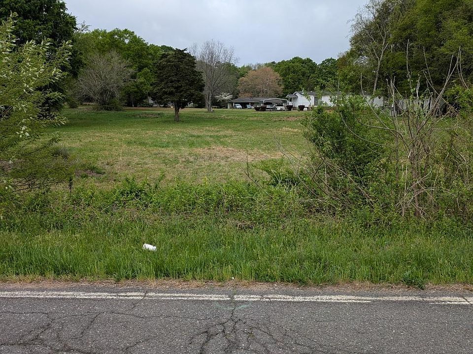 2nd image of Boundary Rd