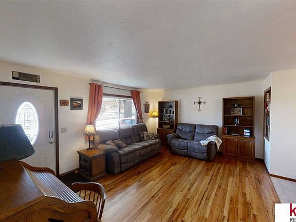 3rd image of 3812 Parkview Dr