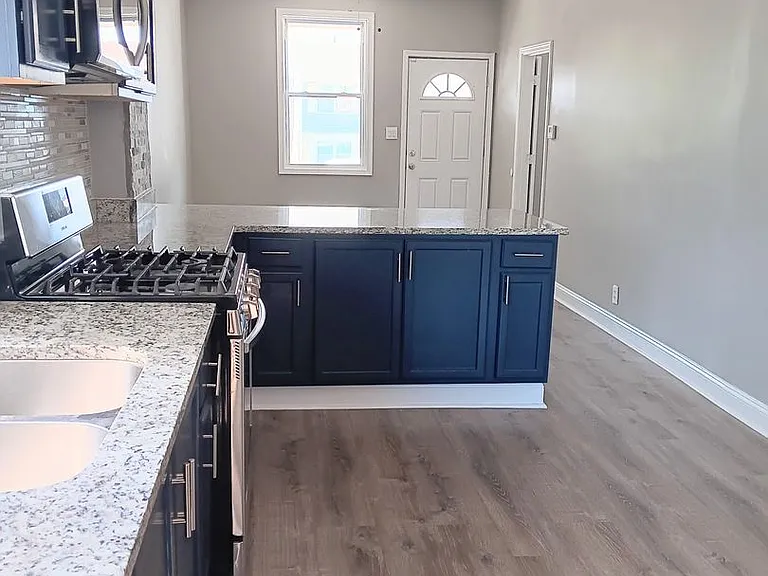 3727 Guthrie St — Photo 2