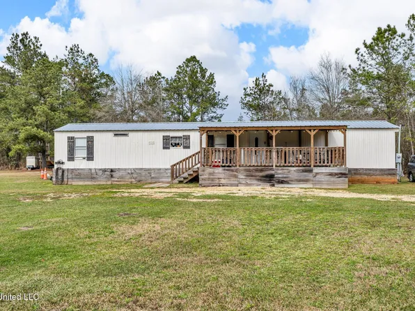 149 Homestead Dr, Carriere, MS 39426