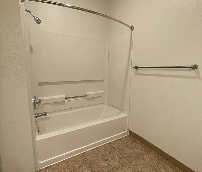 Fountain Valley Apartments — Photo 36