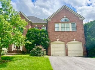 10503 Aubinoe Farm Dr, Bethesda, MD 20814