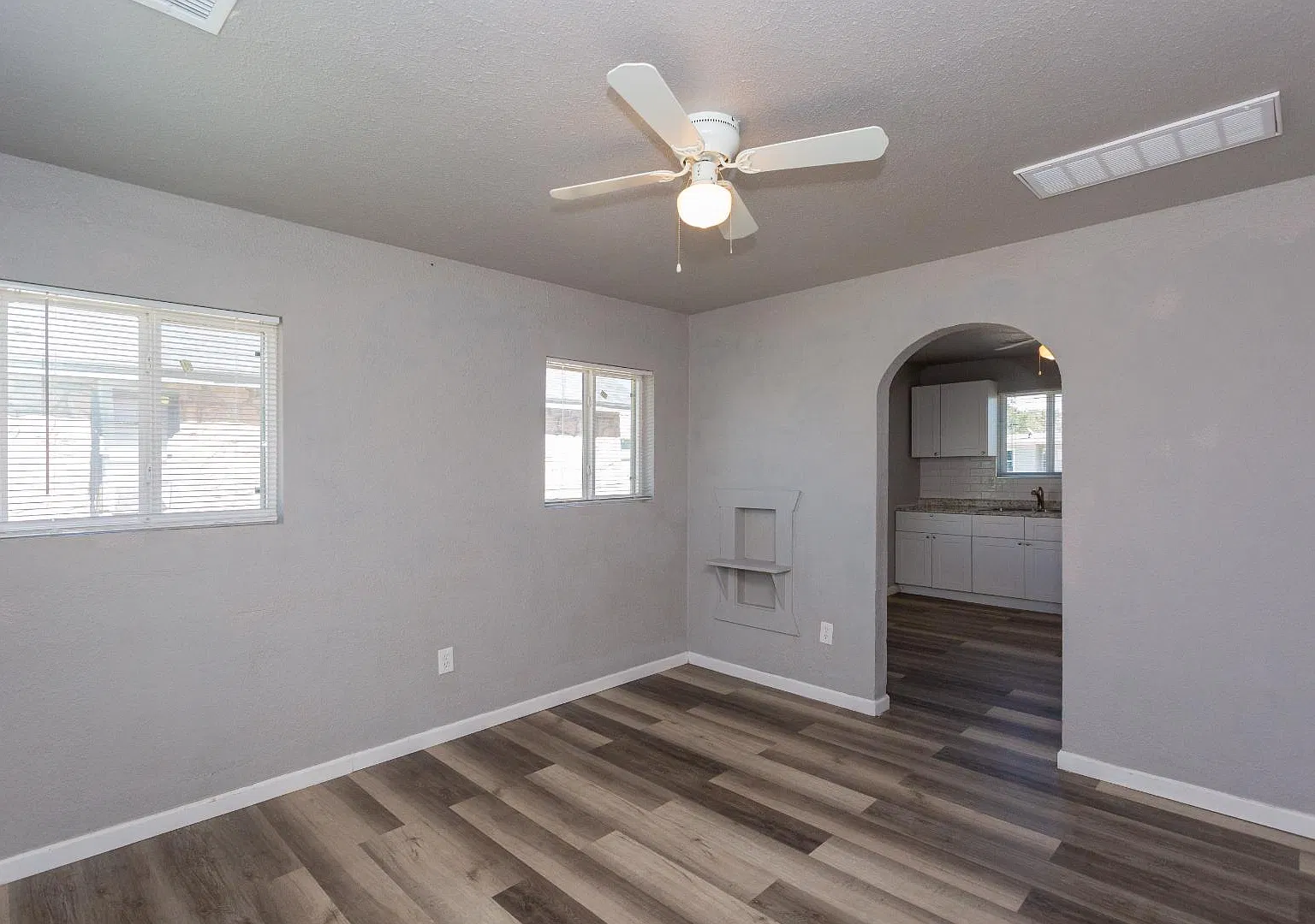 1009 S Lea Ave — Photo 3