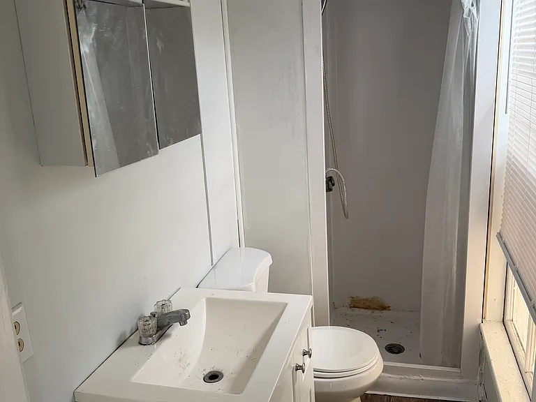 1073 Union Ave #B — Photo 5