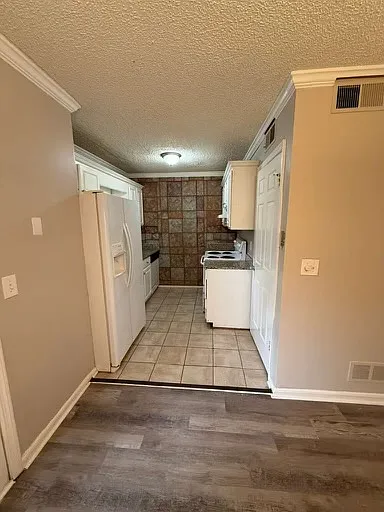 2 bed, 2.5 bath, 1240 sqft, $1,625 — Photo 2
