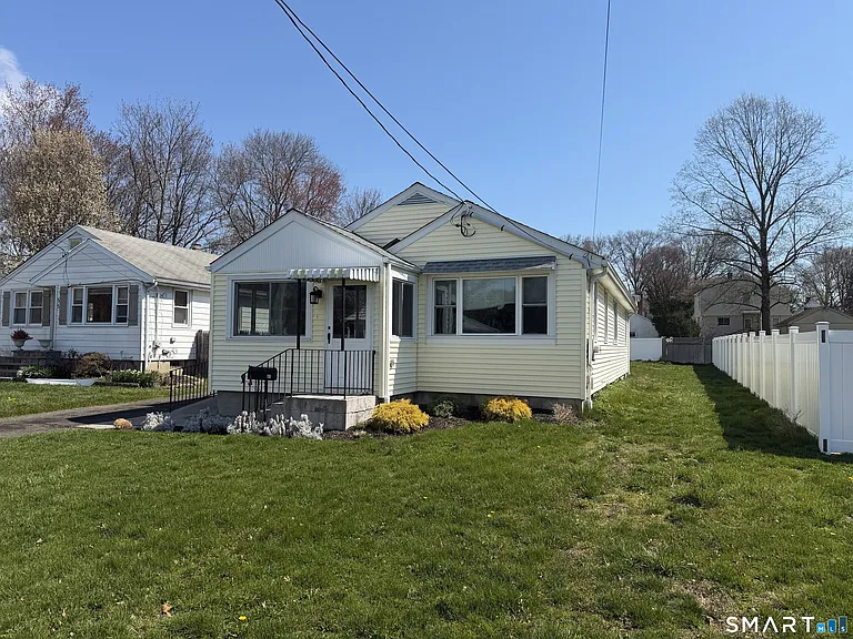 65 Roseville St — Photo 2