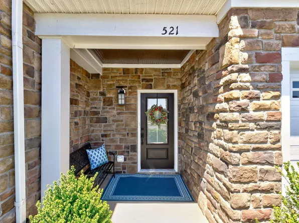 521 Crimson St, Crozet, VA 22932