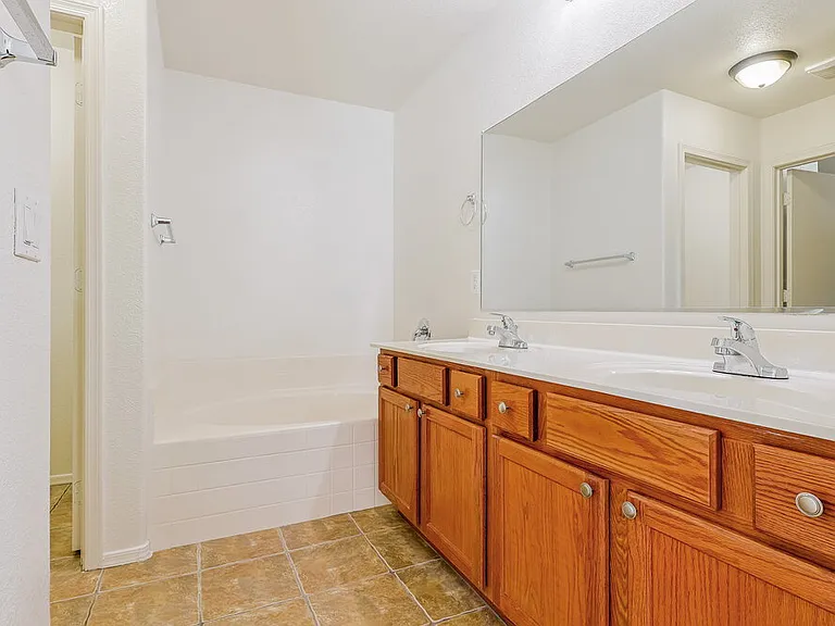 33897 N Wash View Rd — Photo 12