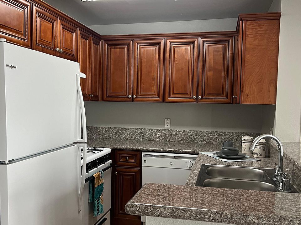 1st image of 5733 Laurel Canyon Blvd #0