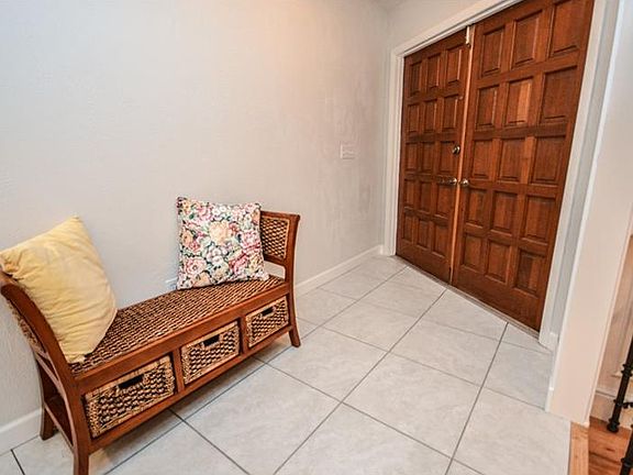 5th image of 805 Exmoor St
