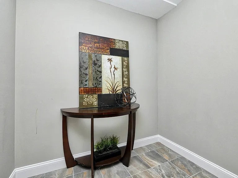 401 E Merrimack St #15 — Photo 16