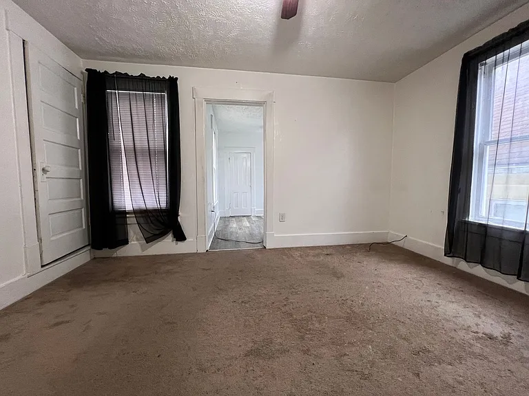 Duplex 391 Overdale Street — Photo 8