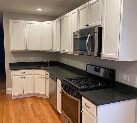 2nd image of 1424 W Superior St #1