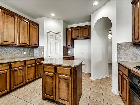 4th image of 11711 Corsicana Dr