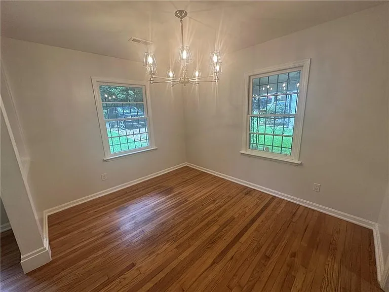 349 Laquita Dr SE — Photo 3