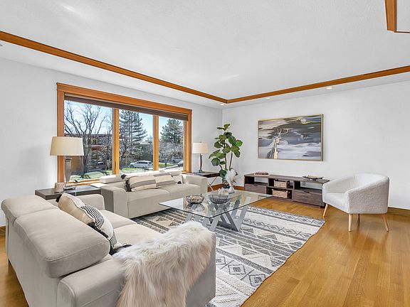 5th image of 2293 Holyoke Dr