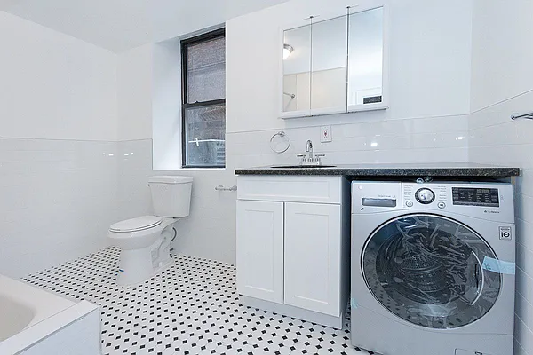 Rented by Trion Real Estate Management | media 4