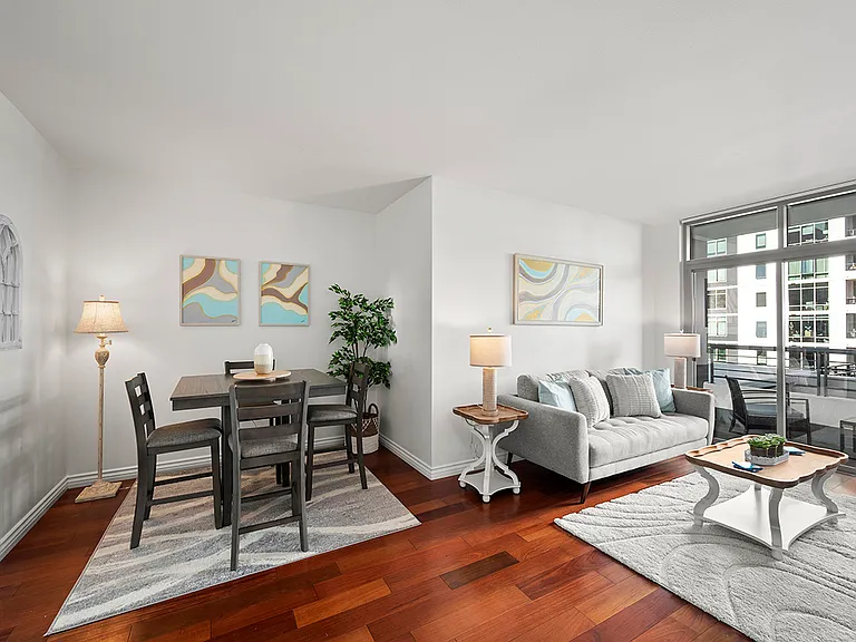 425 W Beech St #907 — Photo 15