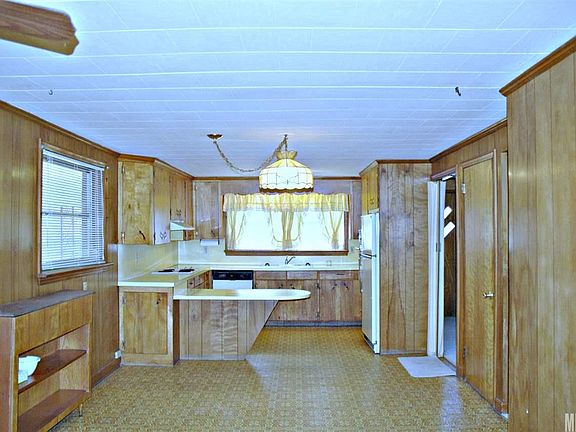 5th image of 3330 9th Street Dr NE