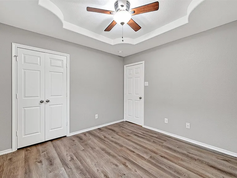18906 Dennington Dr — Photo 29