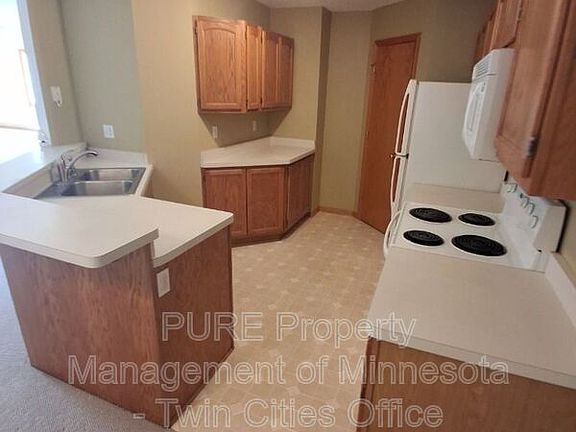 5th image of 4985 Grenwich Ave N