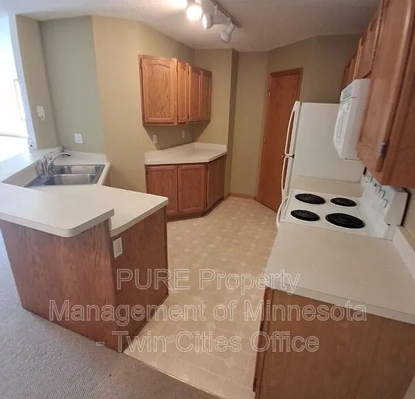 4985 Grenwich Ave N — Photo 5