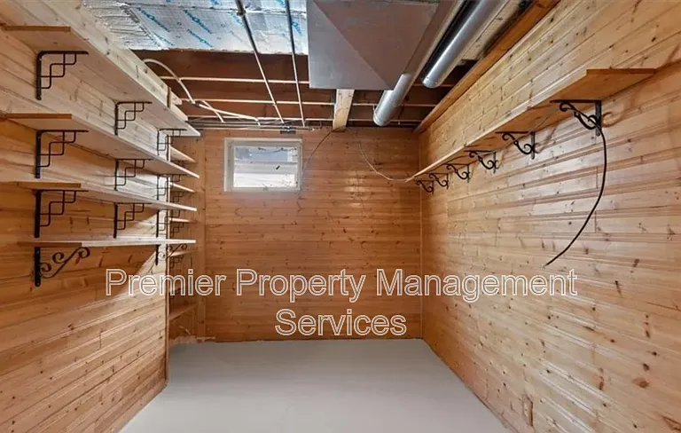 300 Aristocrat Dr — Photo 10