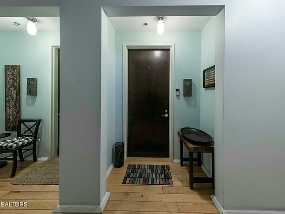 2nd image of 220 W Jackson Ave APT 405