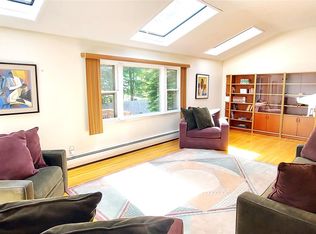 2 N Eckerson Ln, Spring Valley, NY 10977