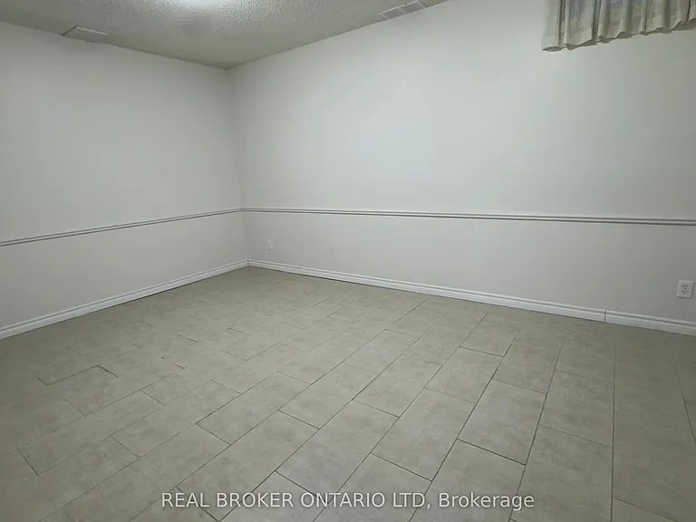 457 Wilkins St — Photo 23