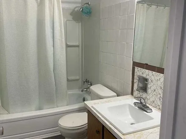 1122 Upper Wellington St #9, Hamilton, ON L9A 3S6