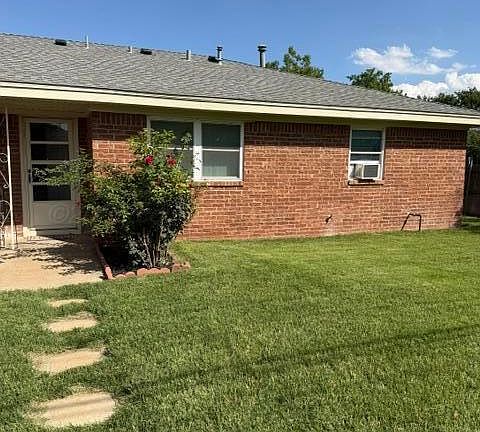 3rd image of 5114 Leland Dr