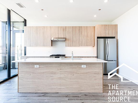 5th image of 1119 W Patterson Ave #1001