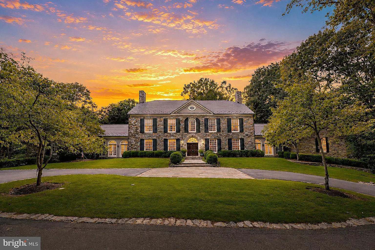 8 bed, 8.5 bath, 9584 sqft, $15,000 — Photo 1