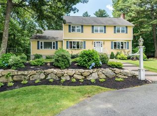 9 Belle Haven Dr, Andover, MA 01810