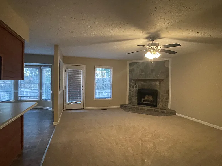 212 Sprucepine Dr — Photo 8